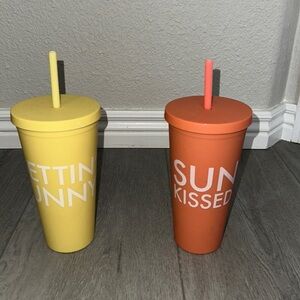 Summer cups with lids and straws